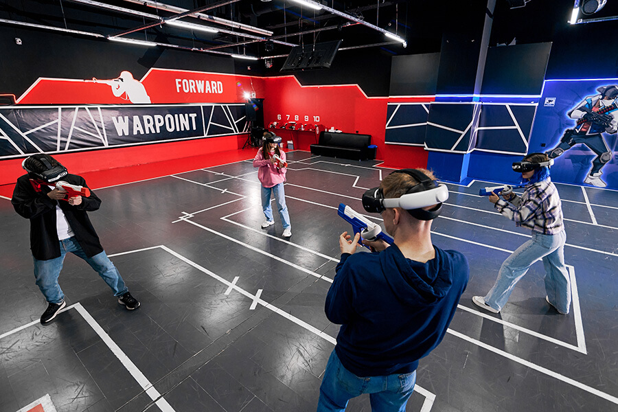 Интерьер VR-арены WARPOINT - федерального лидера рынка с турнирами и высокими инвестициями в франшизу